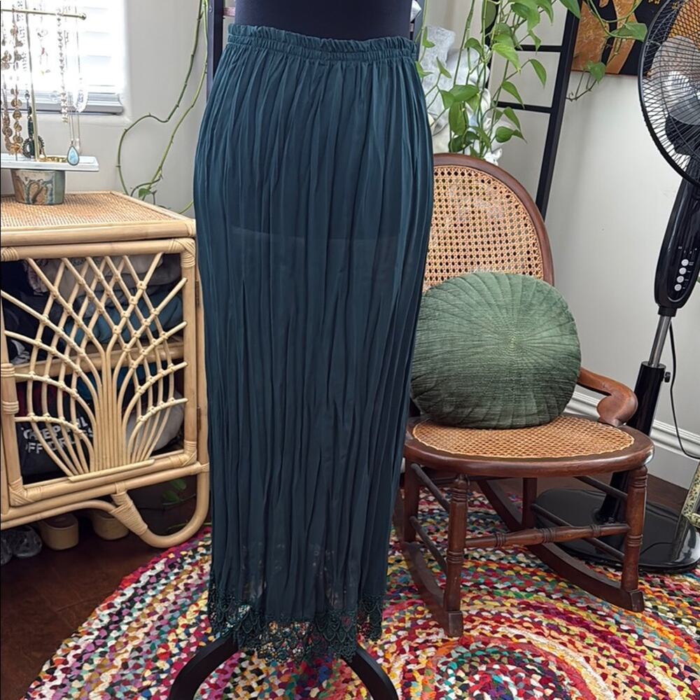 Vintage 90s Classique by Shawn Hunter Green Crinkle Crepe Lace Trim Maxi Skirt
